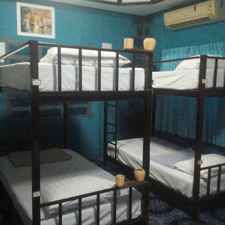 Mini Hostel Koh Lanta Bagian luar foto
